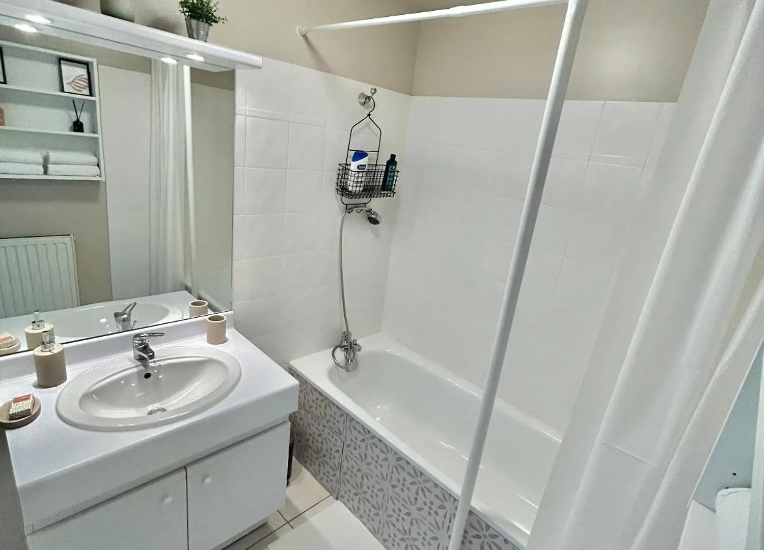Apartment Spacieux & Charmant 2 Chambres - Lyon Bron Eurexpo